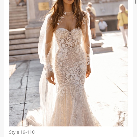 BERTA BRIDAL 19-110 ATHENS COLLECTION WEDDING DRESS - Picture 4 of 9